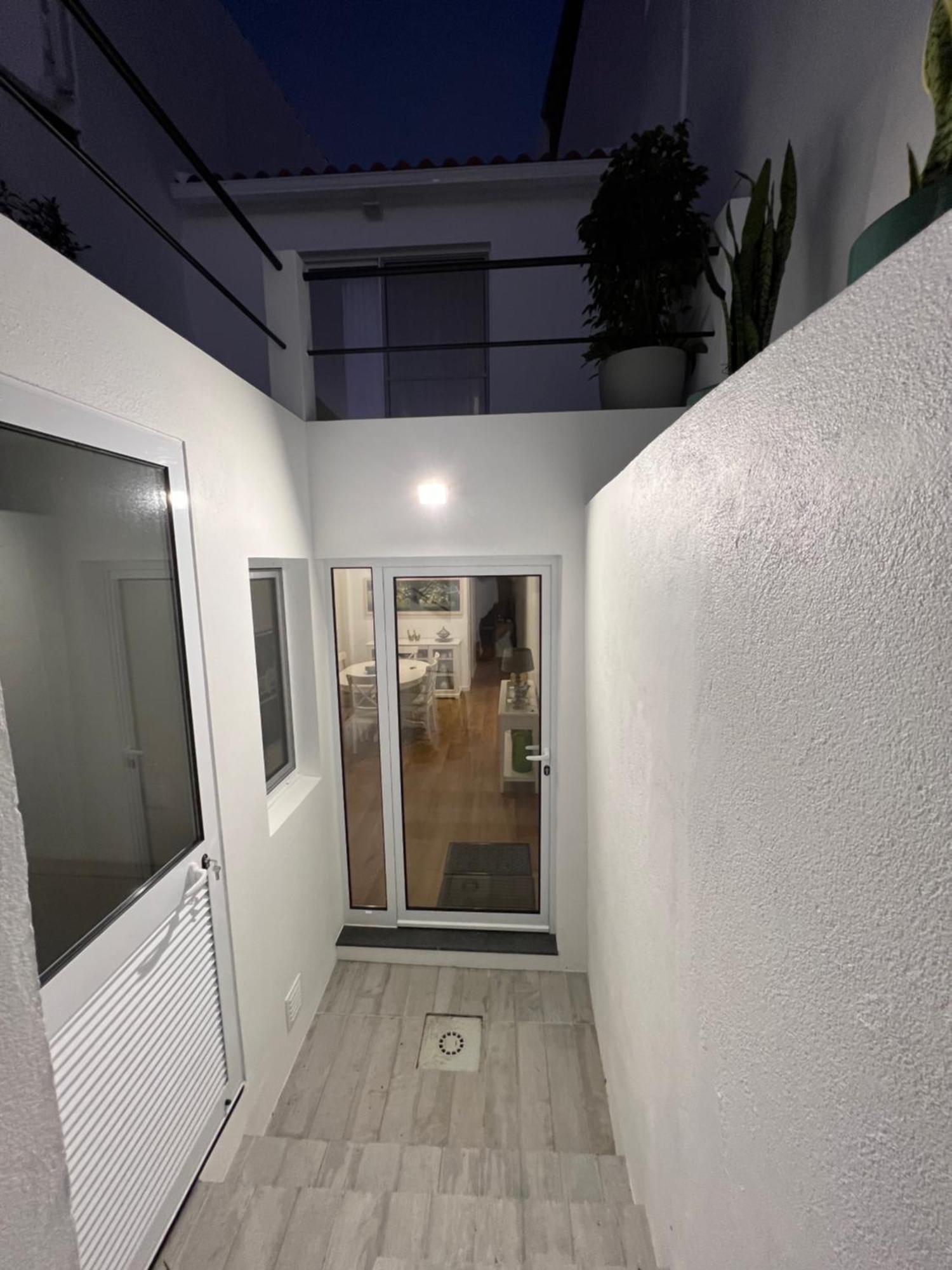 Urban 41 Guest House ポンタ・デルガダ エクステリア 写真